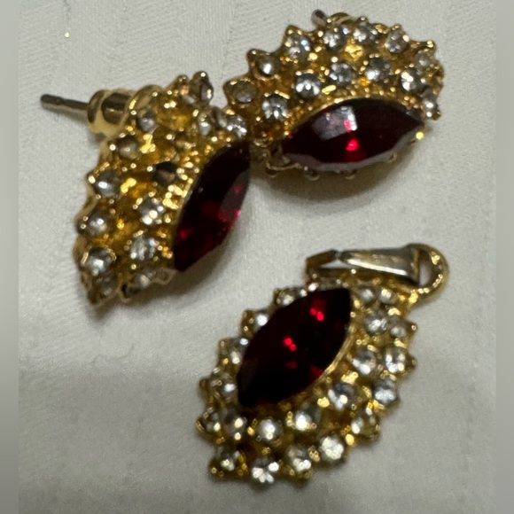 Earring, pendant, and ring set - Picture 5 of 6